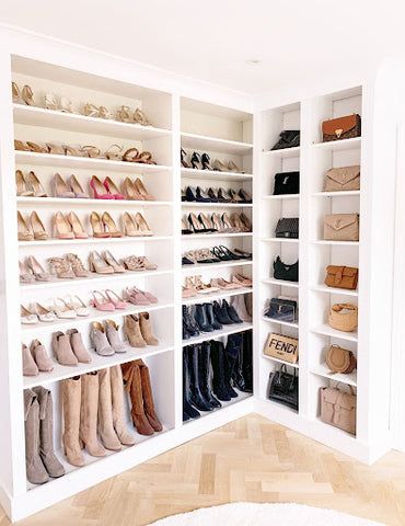 Dream Dressing Room, Dressing Room Closet, Living Room Wall Decor Ideas, Walking Closet, Dream Closet Design, Shoe Room, Room Wall Decor Ideas, Closet Design Layout, Walk In Closet Design