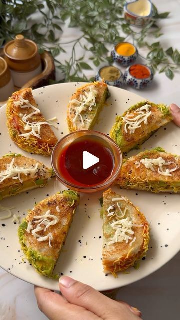 24K views · 1.2K likes | Foodie Gujarati on Instagram: "Aloo Matar Sandwich Bites | Quick And Easy Recipe  . Ingredients  Oil - 1 tsp Mustard seeds - 1 tsp Asafoetida,curry leaves  Green chilies paste - 1 tsp Green Peas - 1/4 cup Boiled Potatoe - 1 cup Coriander powder - 1 tsp Red chilli powder - 1 tsp Turmeric powder - 1 tsp Chaat Masala - 1 tsp Garam Masala - 1 tsp Coriander - 1/3 cup Lemon juice - 2 tsp Salt   #foodporn #foodblogger #food #foodie #healthyfood #foodpics #yumm #yummy #delicious #cooking #trending #viralreels #viral #foodlover #instafood #foodism #yummyfood #yummyyummy #foodlovers #réel #reelsinstagram #reelindia #yummylicious" Quick Starters Recipes, Indian Food Recipes Easy Snacks, Indian Snacks Recipes Easy, Easy Starters Recipes, Starters Recipes Vegetarian, Indian Sandwich Recipes, Quick Snacks Easy Indian, Easy Snack Recipes Indian, Aloo Sandwich Recipe