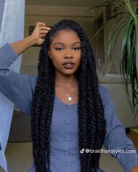 Small Vs Medium Box Braids, Marley Twists 4c Hair, Jamaican Braids Hairstyles, Box Braids With Marley Hair, Marley Box Braids, Twist Braids Hairstyles Ideas, Long Twist Hairstyles For Black Women, Long Marley Twists Medium, Marley Twists Bob