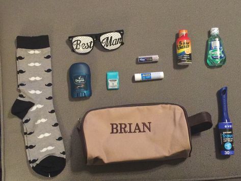 Groomsmen gift bag. Otherwise known as the groomsmen survival kit! Groomsmen Day Of Kit, Groomsmen Gift Bags Ideas, Groomsmen Gifts For Under 21, Groomsmen Survival Kit, Bridal Party Gifts For Groomsmen, Simple Groomsmen Gifts, Diy Groomsmen Gifts, Groomsmen Kit, Groomsmen Bags