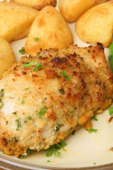 Weight Watchers Parmesan Garlic Chicken is a favorite chicken dinner that's family friendly and delicious. Baked Garlic Parmesan Chicken, Resepi Ayam, Garlic Parmesan Chicken, Baked Garlic, Beverage Recipes, Parmesan Chicken, Ayam Goreng, Stuffed Chicken, Idee Pasto Sano