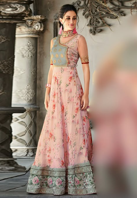 Kurtis For Wedding, Latest Designer Kurtis, Dress Design Ideas, New Kurti Designs, Indian Fashion Trends, Designer Kurti Patterns, Gaun Fashion, Stylish Wedding Dresses, Long Kurti Designs