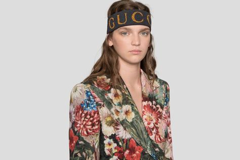 Gucci, Matt Lauer and Taylor Swift Top Google's 2017 Year In Search Taylor Swift Top, Gucci Headband, Casual Hairstyles, Headbands For Women, College Outfits, Global Fashion, Look Chic, Head Scarf, Hat Hairstyles