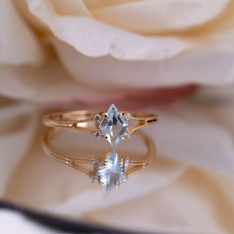 💎 Marquise Blue Topaz Ring 💕💕 FREE SHIPPING on orders above USD$35/AUD$45 ✨✨ Buy 2 to get 20% OFF with code: BUNDLE2 ✨✨ Buy 3 to get 30% OFF with code: BUNDLE3 More BLUE TOPAZ Jewels: https://www.etsy.com/au/shop/3atomsjewel?section_id=33139462 ❤️❤️Thanks for your interest in our ring :) 💕DESCRIPTION This gorgeous marquise ring is made of natural blue topaz, the December birthstone, and decorated with 5A Cubic Zirconia. Ring band available in 925 sterling silver with 14k gold vermeil Blue to Blue Topaz Marquise Ring, Fantasy Rings Engagement, Interesting Engagement Rings, Blue Topaz Wedding Ring, Graduation Rings, Blue Engagement Ring, Pretty Jewelry Necklaces, Cute Engagement Rings, Fantasy Princess