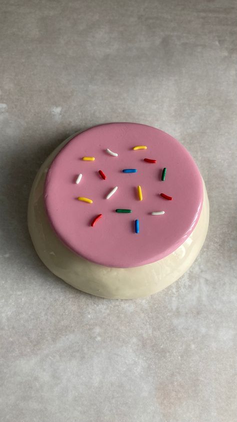 XL Trinket Box Sugar Cookie With Rainbow Sprinkles. Cute Clay Sugar Cookie Trinkets Tray Valentines Day Gift Ring Dish Desk Organizer - Etsy Diy Crafts To Do At Home, Clay Box, Oven Bake Clay, Sugar Cookie Frosting, Sprinkle Cookies, Rainbow Sprinkles, Diy Crafts To Do, Cute Clay, Diy Clay Crafts