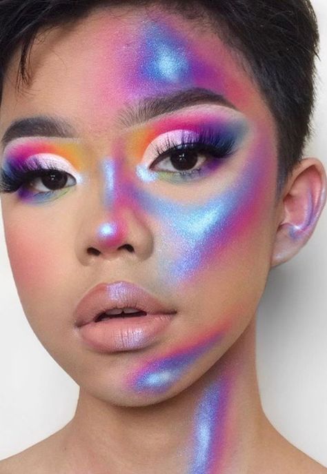 Galactic Makeup Looks, Color Contour Make Up, Synthwave Makeup, Cheek Makeup Art, Extraterrestrial Makeup, Holographic Photoshoot, Kaleidoscope Makeup, Reflective Makeup, Avant Garde Makeup Creative