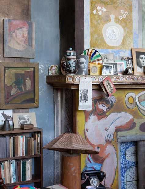 Keeping house at Charleston – Neptune Charleston House, Witches House, Vanessa Bell, Bloomsbury Group, Charleston Homes, Cottage By The Sea, Tiny Cottage, Contemporary Photographers, Classic Interior