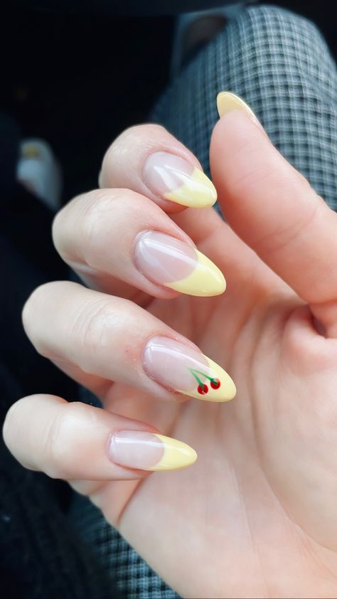 Lemon Yellow Nail Art, Hailey Bieber Nails Cherry, Yellow French Nails With Cherry, Yellow French Tip With Cherries, Yellow Nails With Cherries, Hailey Bieber Yellow Nails, Yellow Cherry Nails, Hailey Bieber Nails French Tip, Kendall Nails