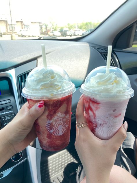 Starbucks Strawberry Frappuccino, White Mocha Syrup, Strawberry Frappuccino, Strawberry Frappe, Starbucks Date, Aesthetic Starbucks, Cinnamon Dolce Syrup, Starbucks Strawberry, Cinnamon Dolce