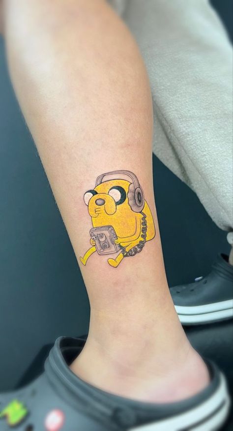 Jake Adventure Time Tattoo, Finn And Jake Tattoo, Jake The Dog Tattoo, Finn Tattoo, Cute Couple Tattoo Ideas, Cute Couple Tattoo, Jake Tattoo, Cassette Tattoo, Matching Tattoos For Couples