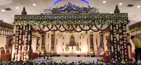 Mandap Decor Indian Outdoor, Pelli Mandapam Decoration, Marriage Backdrop, Muhurtham Decor, Traditional Mandap, Pelli Decoration, Mandapam Decoration, Marriage Stage, Sangeet Decoration