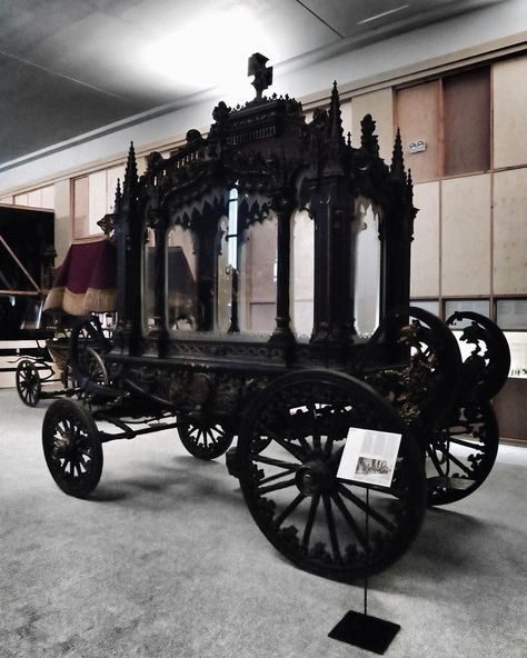 𝕮𝖍𝖗𝖎𝖘𝖙𝖎𝖓𝖆 𝕯𝖞𝖊𝖗 on Instagram: “I’ve always dreamed of visiting Barcelona’s Museum Of Funeral Carriages. And let me tell you, it did not disappoint. ⚰️” Filipino Clothing, Horse Drawn Wagon, Visit Barcelona, Barcelona City, Models Makeup, Horse Drawn, Gothic Decor, Gothic Home Decor, Gothic House