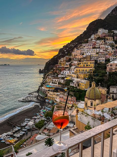 Positano Travel Guide Almafi Coast Italy, Driving In Italy, Italy Vibes, Taormina Sicily, Rome Travel Guide, Positano Italy, Venice Travel, Italy Aesthetic, Beautiful Sites