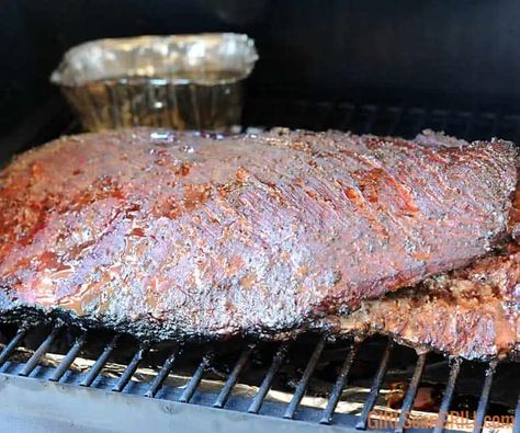 How to Smoke Brisket in 4 Steps - Girls Can Grill Pulled Pork Smoker Recipes, Smoked Brisket Rub, Smoked Pork Roast, Brisket Rub, Smoked Pork Shoulder, Pork Shoulder Recipes, Brisket Recipe, Pork Roast Recipes, Pork Shoulder Roast