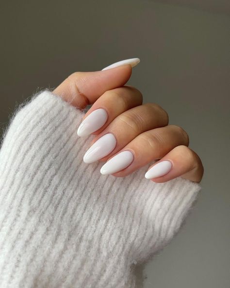 25 Best 2024 Nail Art to Inspire You Nails Ideas 2024, Nails White Design, Almond Nail Ideas, White Vibe, Trendy Nails Ideas, Emo Y2k, Milky Nails, 2024 Nails, Square Nail Designs