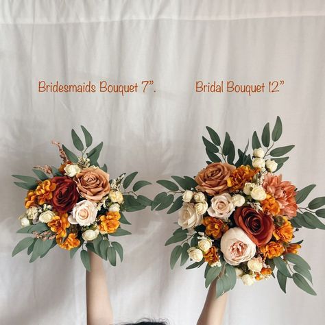 Rust Bouquets, Real Flower Bridal Bouquet, Autumn Bouquet Wedding, Orange Wedding Florals, Rust Wedding Decor, Wedding Bouquet Terracotta, Burnt Orange Wedding Bouquet, Terracotta Wedding Flowers, Terracotta Bridesmaids