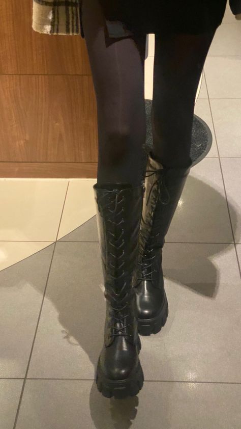 Laced Up Boots Outfit Knee High, Black Knee High Lace Up Boots, Goth Knee High Boots Outfit, Black Knee High Combat Boots Outfit, Knee Combat Boots Outfit, Long Black Combat Boots, All Black Combat Outfit, Long Lace Boots Outfit, Black Knee High Combat Boots