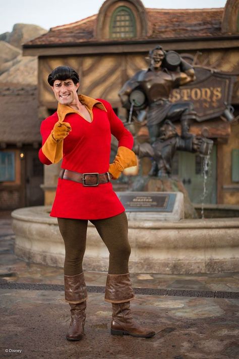 Gaston Photopass Beauty And The Beast Costume, Beast Costume, Belle And Beast, Walter Elias Disney, Disney Face Characters, Theatre Costumes, Disney Decor, Face Characters, Disney Costumes