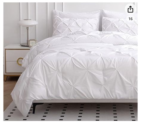 WHAT'S INCLUDED: Lane Linen offers a twin comforter set that combines pinch pleats and geometric patterns for a stylish and modern look. a sophisticated and elegant comforter set that will transform the bedroom into a chic retreat. Pintuck Duvet Cover, Queen Size Bed Sets, Cama Queen Size, Queen Size Comforter, Lightweight Bedding, Twin Comforter, King Comforter Sets, King Pillows, Queen Comforter Sets