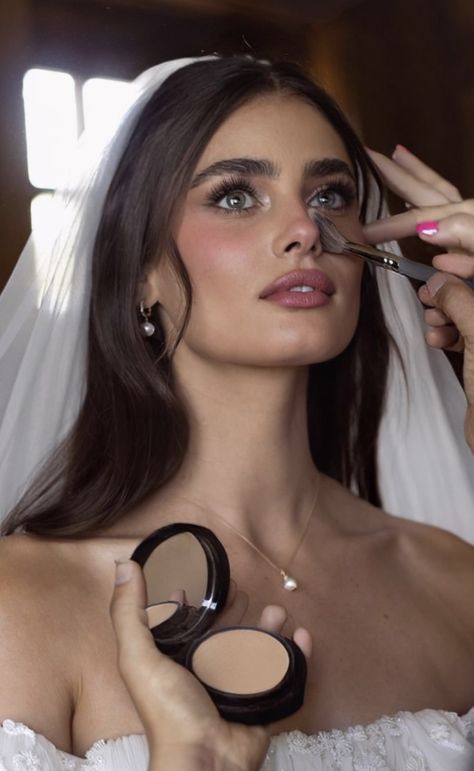 Classic Elegant Makeup, Bridal Makeup For Brown Eyes Pale Skin, Bridal Makeup Aesthetic, Taylor Hill Wedding Hair, Wedding Hair Long Waves, Taylor Hill Wedding Makeup, Wedding Makeup For Light Skin, 60s Bridal Makeup, Bridal Makeup Pale Skin Brunette