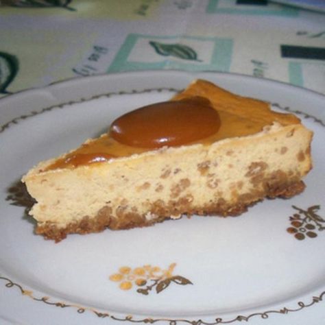 Makes:8 to 10 Servings http://www.flickr.com/photos/jeanfred/ Ingredients 2 cups graham cracker crumbs 1/2 cup white sugar 1/2 cup butter ( Skor Cheesecake Recipes, Skor Cheesecake, Chef Desserts, Skor Bars, Toffee Dessert, Cheese Toast Recipe, Holiday Desserts Christmas, Seasonal Desserts, Sweet Ideas