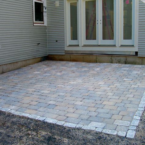 Stone Patio Ideas, Build A Patio, Diy Patio Pavers, Small Patio Design, Small Outdoor Patios, Building A Patio, Diy Backyard Patio, Concrete Patios, Brick Patio