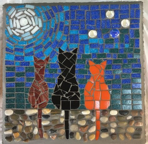 Mosaic Cats Ideas, Mosaic Designs Easy, Mosaic Wall Art Diy, Mosaic Steps, Mosaic Cats, Mosaic Moon, Mosaic Stepping Stone, Mosaic Stepping Stones, Mosaic Pots