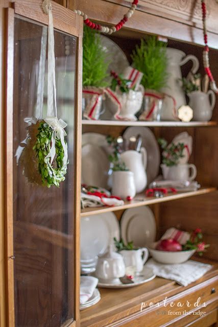 Christmas Hutch Decor, Mercury Glass Christmas Ornaments, China Hutch, Christmas China, Free Christmas Printables, Christmas Tablescapes, Christmas Mantels, Kitchen Decoration, Christmas Kitchen