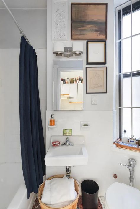 6 Easy Ways to Spice Up a Bland Rental Bathroom | Architectural Digest Window Curtains Ideas, Shower Curtain Design, Navy Shower Curtain, Rental Bathroom, Bathroom Window Curtains, Mismatched Chairs, Design Window, Bathroom Window, Double Shower