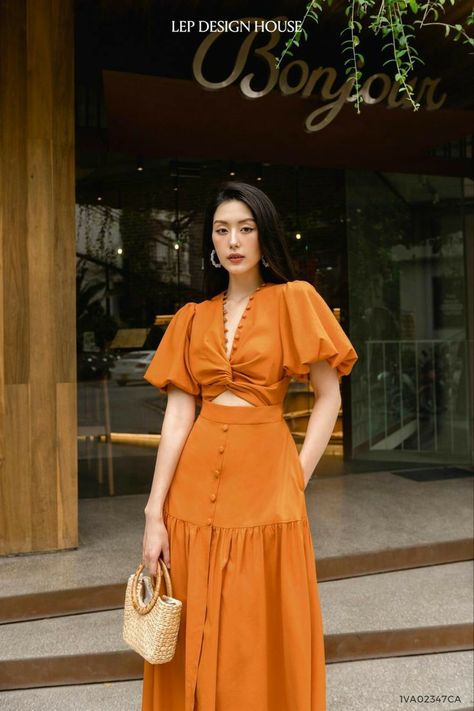 Bangkok Outfit, Cute Skirt Outfits, Fashion Top Outfits, Elegant Dresses Classy, Designer Dresses Casual, Stylish Dress Book, Stylish Dresses For Girls, Stylish Dress Designs, Simple Trendy Outfits