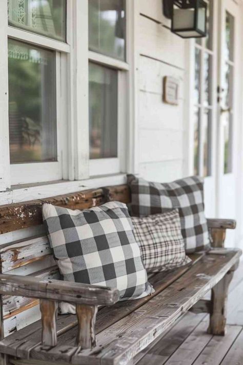 Small Front Porch Bench, Small Front Porch Seating, Front Porch Seating Ideas, Florida Beach House Decor, Small Front Porch Decor, Front Porch Seating, Front Porch Bench, Small Front Porch Ideas, Front Porch Decor Ideas