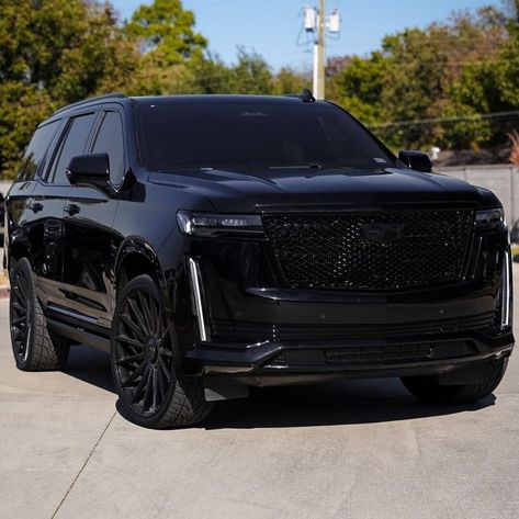 Cadillac Connected by Wejo 🇺🇸 on Instagram: “Murdered out Escalade 🖤 #Escalade 📸: @hurst.autoplex #Cadillac #Caddy #GM” Auto Snaps, Black Tahoe, Tesla Car Models, Nissan Auto, Auto Wash, Auto Painting, Auto Ford, Black Cadillac, تويوتا لاند كروزر