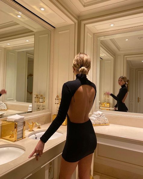 Audrey Afonso on Instagram: “bathroom like this🦢✨” Audrey Afonso, Mid Length Bodycon Dress, Corset Dress Short, Simple Bodycon Dress, Sparkly Bodycon Dress, The Darkest Temptation, Book Girlies, Selena Dresses, The Sweetest Oblivion