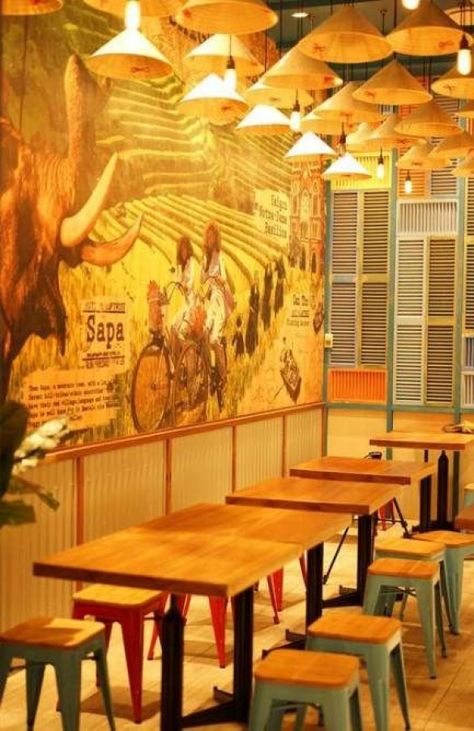 Vietnamese Style Interior, Small Chinese Restaurant Interior Design, Vietnamese Cafe Design, Vietnamese Restaurant Interior, Takeout Restaurant Design, Filipino Restaurant Interior Design, Vietnamese Interior Design, Noodle Shop Design, Vietnamese Restaurant Design