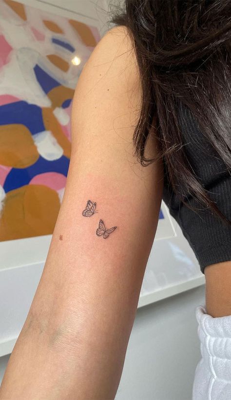 Yellow Butterfly Tattoo, Tiny Butterfly Tattoo, Simple Butterfly Tattoo, Butterfly Tattoo Stencil, Butterfly Tattoos On Arm, Butterfly Hand Tattoo, Unique Butterfly Tattoos, Tato Minimal, Tiny Tats