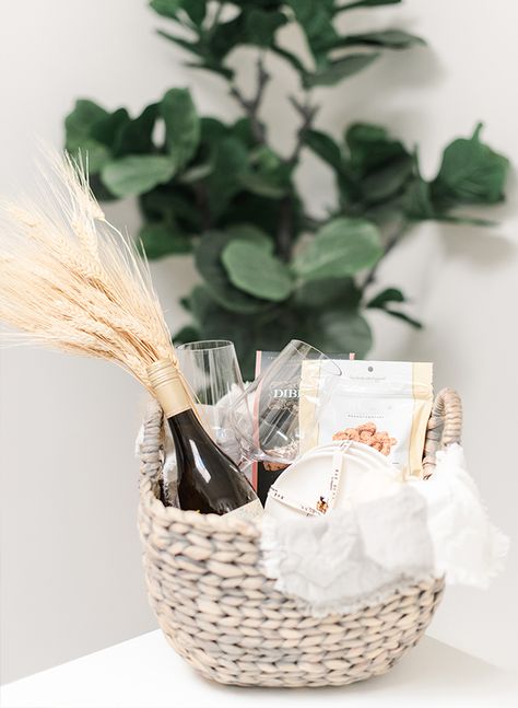 Homemade Hostess Gift Baskets for The Wine Lover - Inspired by This Wine And Gift Card Basket, Wine Self Care Basket, Wine Gift Basket Ideas, Diy Wine Gift Baskets, Homemade Hostess Gifts, Gift Baskets Ideas, Wine Gifts Diy, Pumpkin Bouquet, Christmas Cookies Packaging