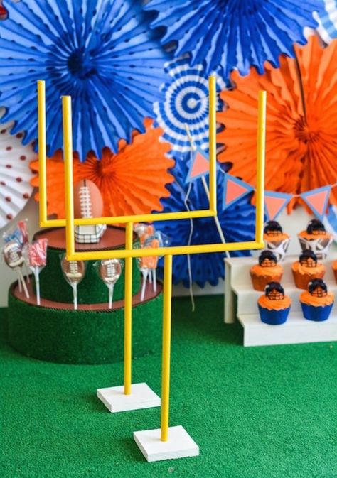 Super Bowl Party Decorations, Diy Super Bowl, Field Party, Superbowl Party Decorations, Super Bowl Decorations, Football Party Decorations, Football Baby Shower, Football Goal, Football Diy