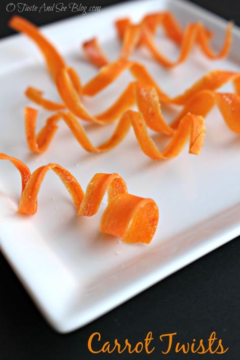 Candied Carrot Twists from Southern Living Magazine. Easy and delicious was to make a beautiful garnish for carrot cake or hors d'oeurve tray. Carrot Cake With Candied Carrots, Gourmet Carrot Cake, Carrot Cakes Decoration, Beautiful Carrot Cake, Fancy Carrot Cake Decoration, Fancy Carrot Cake, Carrot Cake Decorating Ideas, Carrot Decorations, Carrot Candy