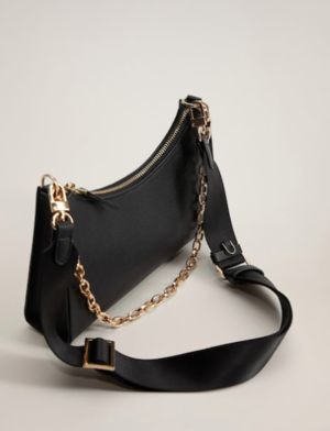 MANGO Chain baguette bag Ladies Side Bags, Black Baguette Bag, Formal Bag, Unicorn Fashion, Diy Leather Bag, Baguette Bag, Classic Bags, Side Bags, Black Chain