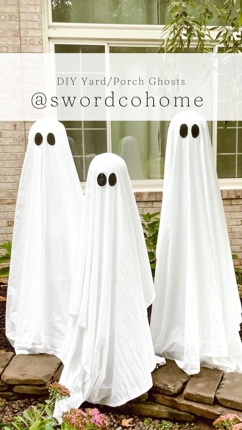 Porch Ghosts Diy, Ghosts Yard Decor, Outside Ghost Decorations, Front Porch Ghost Diy, Lawn Ghosts Diy, Diy Lawn Ghosts, Ghost Decorations For Halloween Outside, Ghost Yard Decorations Diy, Ghost Front Porch Decor