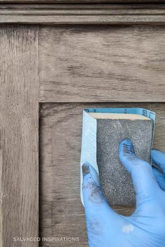 DIY Restoration Hardware Greige Paint Finish - Salvaged Inspirations Restoration Hardware Finish Diy, Driftwood Finish Diy, Restoration Hardware Diy, Cabin Update, Restoration Hardware Finish, Restoration Hardware Bedroom, Restauration Hardware, Restoration Hardware Look, Restoration Hardware Paint