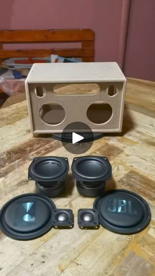 Diy Speaker Box Ideas, Bluetooth Speakers Diy, Diy Bluetooth Speaker, Share Video, Speaker Cabinet, Diy Speakers, Speaker Box, Bluetooth Speakers, Sound System