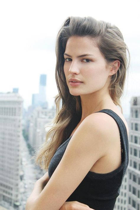 Cameron Russell; not just very pretty but also honest about what it's like to be model. Tedtalks Cameron Russell, Model Profile, Pretty Faces, Profile Photos, Female Model, Hollywood Celebrities, Living Life, Beauty Inspiration, Cambridge