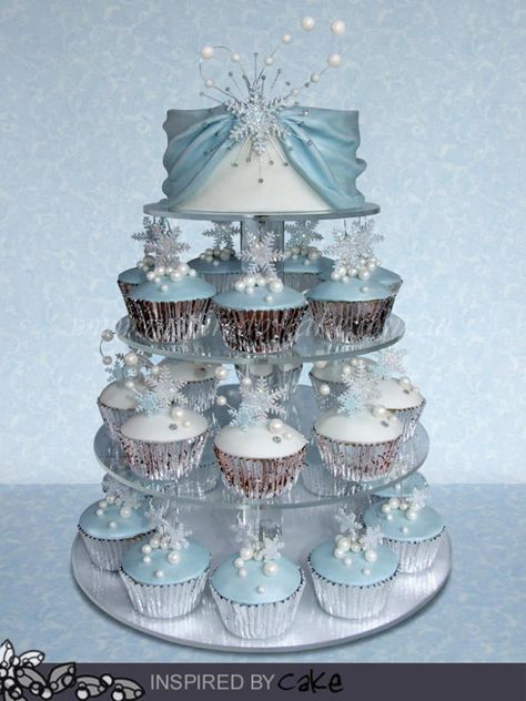 Winter Wonderland Cupcakes Winter Wedding Cupcakes, Winter Wonderland Wedding Cakes, Winder Wonderland, Sweet 16 Winter Wonderland, Winter Wonderland-party, Sweet 16 Winter, Winter Cupcakes, Frozen Wedding, Wonderland Sweet 16