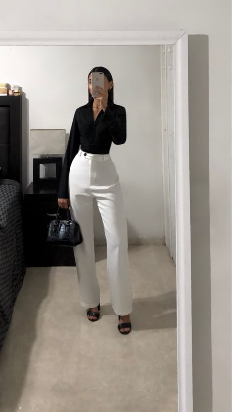 Elevate Your Office Style: Baddie-Inspired Fashion Trends Corporate Baddie Outfits, Cute Professional Outfits, Corporate Baddie, Cute Work Outfits, Cream Pants, Corporate Attire, Stylish Work Attire, Professional Outfits Women, Business Outfits Women