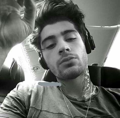 Zayn Malik Icons, Zayn Malik Style, Gambar One Direction, Zayn Malik Photos, Teenage Life, Zayn Malik Pics, One Direction Photos, Frat Boy, One Direction Pictures