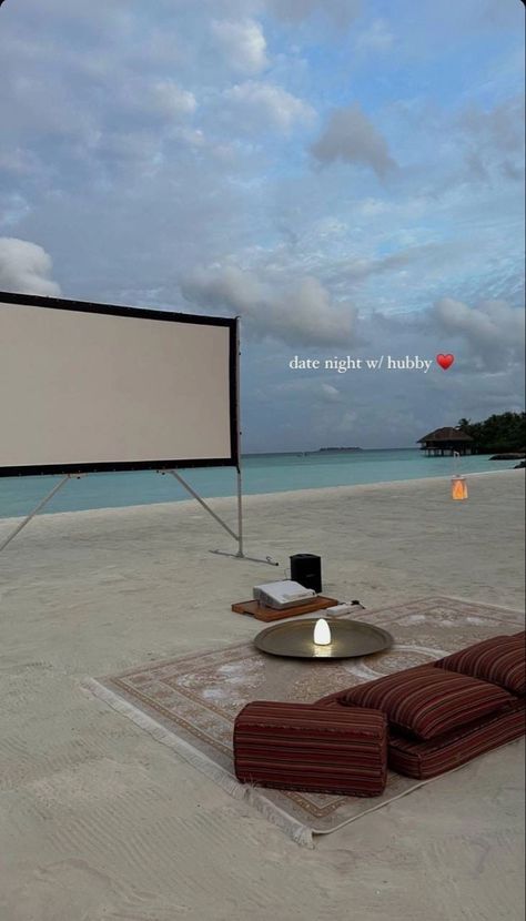 Maldives Resort Luxury, Luxury Beach Resort Aesthetic, Luxury Beach Lifestyle, Luxury Activities, Beach Resort Aesthetic, Wedding Proposal Ideas Engagement, Private Cinema, Cali Trip, Outdoor Movie Screen