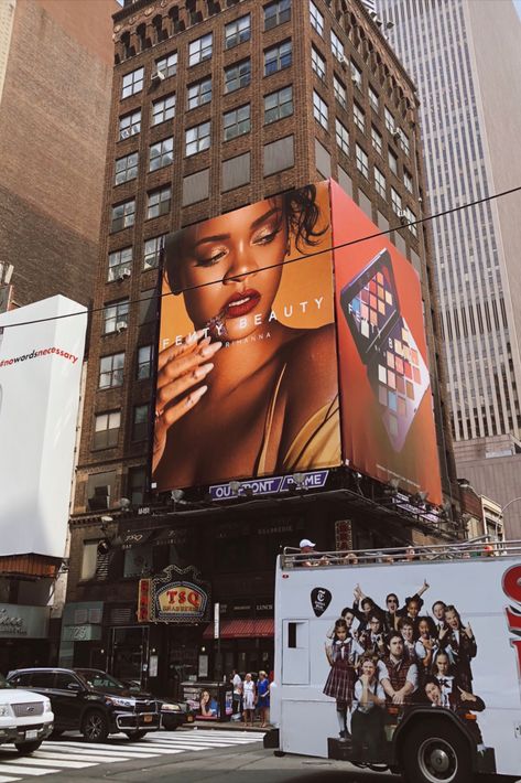 Billboard New York, Fenty Beauty Aesthetic, Nyc Billboard, Rihanna Fenty Beauty, Famous Lifestyle, Fashion Dream Job, Vision Board Images, Career Vision Board, Billboard Design