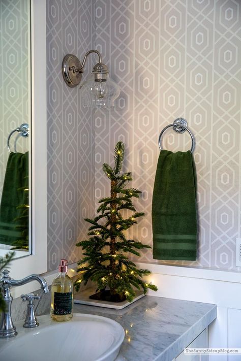 Christmas Bathroom (Sunny Side Up) Washroom Christmas Decor, Christmas Tree In Bathroom, Minimalist Christmas Bathroom Decor, Small Christmas Apartment, Bathroom Xmas Decor Ideas, Christmas Condo Decor, Christmas Decor Small House, Christmas Decor Ideas For Bathroom, Christmas Bathroom Decor Small Spaces