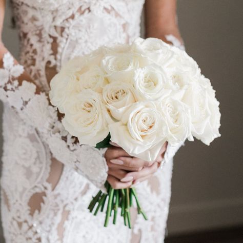 Single Stem White Rose Wedding, White Spray Rose Bouquet, White Rose Bouquet Wedding, Homecoming Bouquet, Bridal Bouquet Roses, Ivory Rose Bouquet, Classic Wedding Flowers, Rose Color Meanings, White Rose Bridal Bouquet